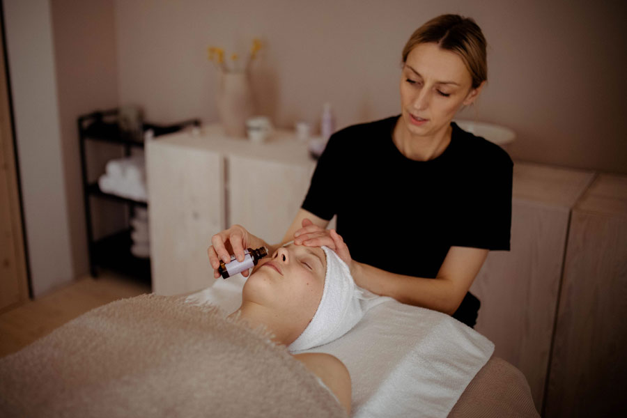 AROMA MASSAGE